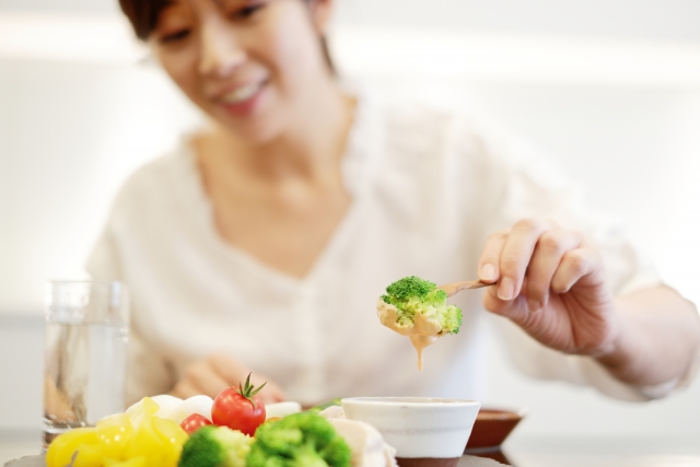 糖質に“ちょい足し”で痩せる！「食べ順」ダイエット実践のコツ
