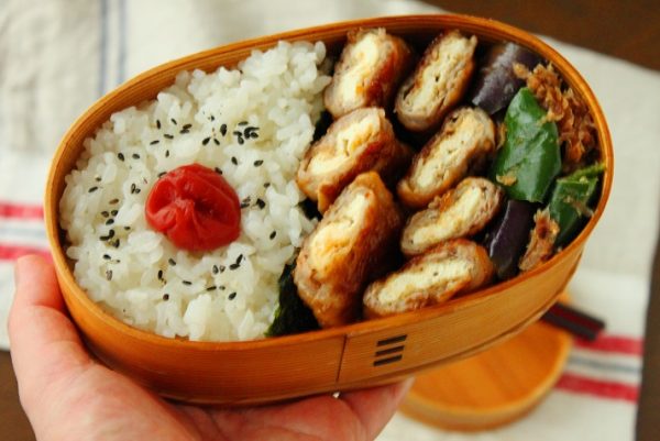 同時進行で簡単！「油揚げの肉巻き」「なすとピーマンの味噌おかか」2品弁当