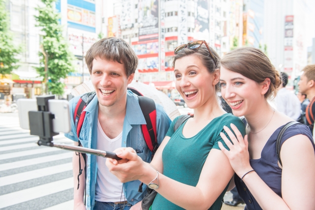 「写真を撮る」を3単語の英語で言うと？