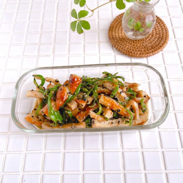 食欲そそるおかず!簡単作り置き「ピーマンとちくわのゴマ焼き」