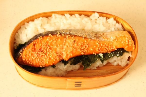 2品弁当の詰め方