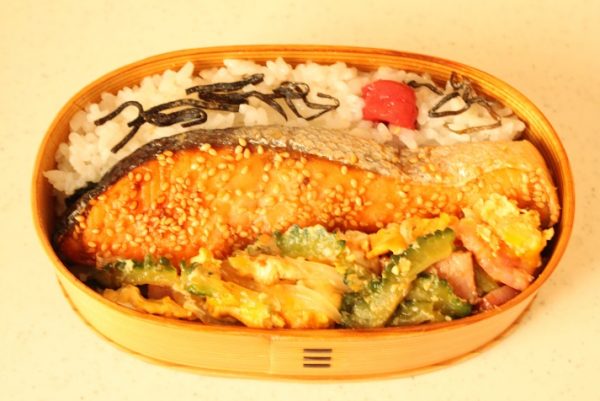 2品弁当の詰め方