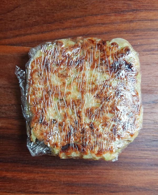 軽くてヘルシー♪作り置きもできる「豆腐と納豆のお好み焼き」