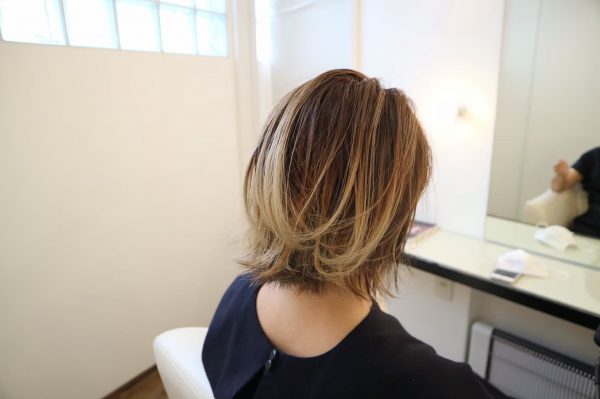 小顔見え効果あり!短めボブ向け「ストレートアイロン」スタイリング術♪