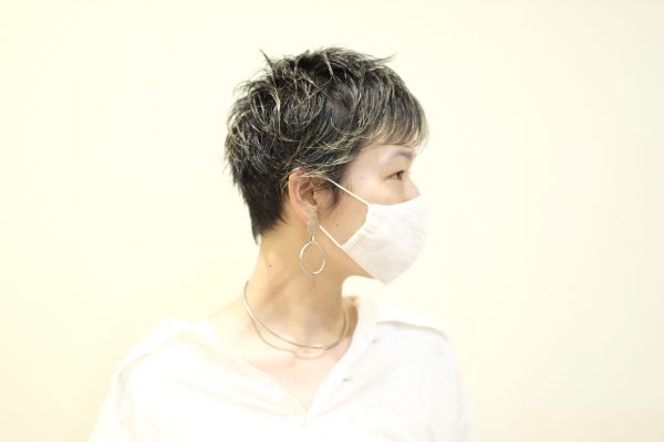 ショートヘアの森本さん