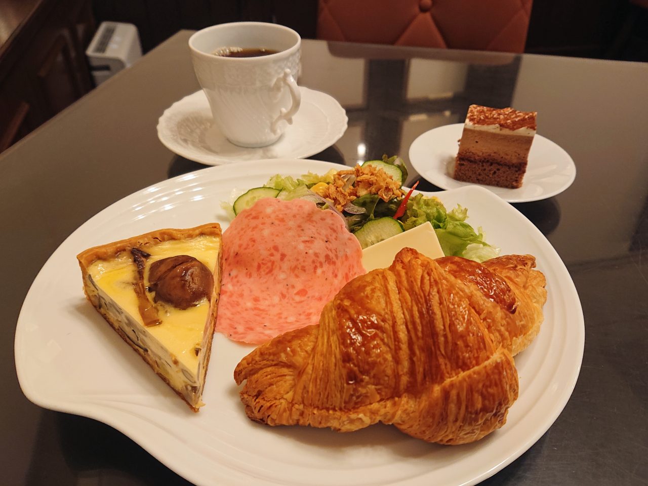 【大阪・北浜】大正生まれのレトロな登録有形文化財で味わうキッシュ&パン♪@五感