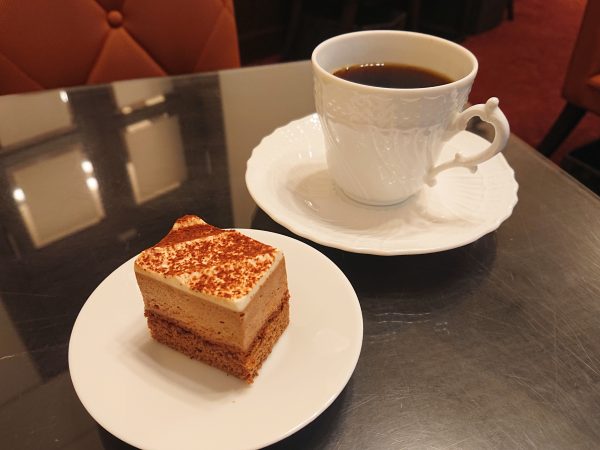【大阪・北浜】大正11年竣工！レトロな登録有形文化財で味わうキッシュ＆パン@五感
