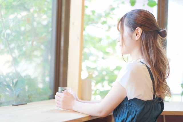英語の「alone（アローン）」の意味って？
