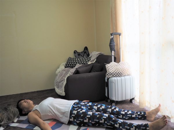 横になる