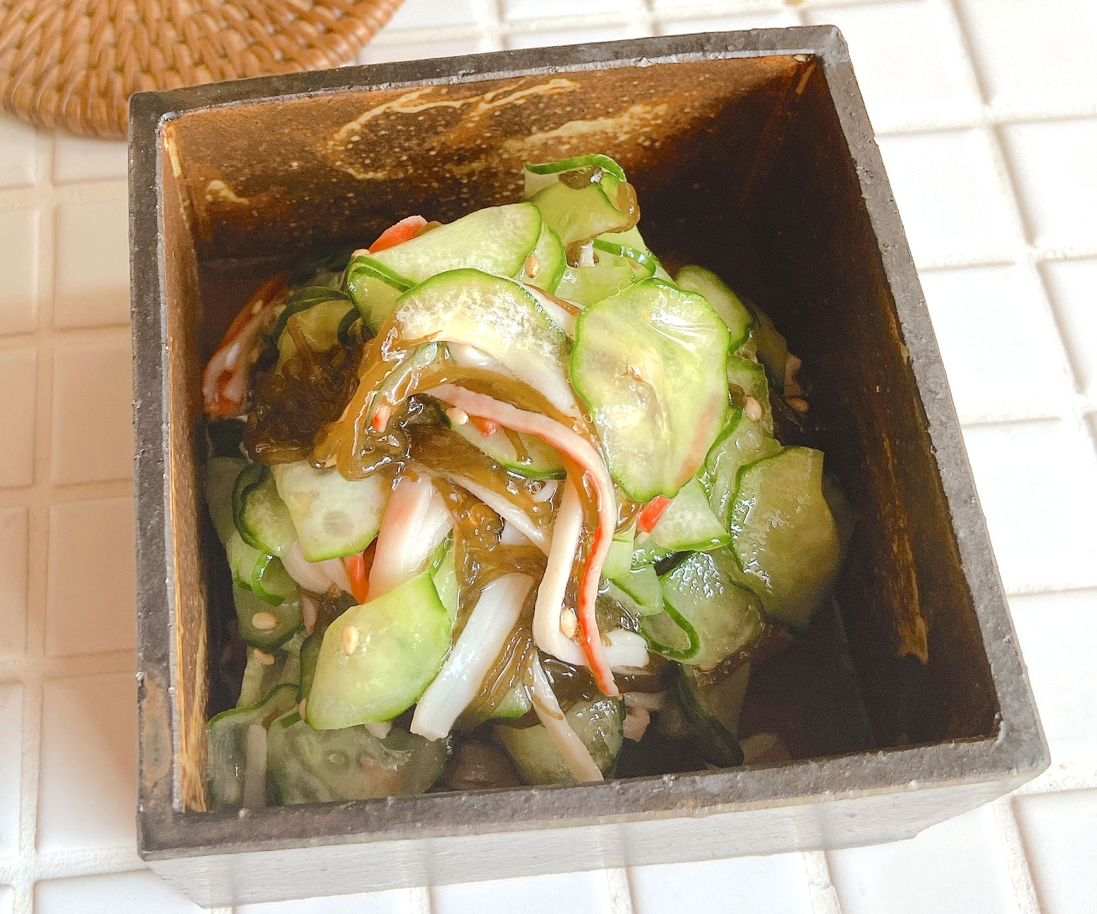 混ぜるだけで簡単！とろ〜り美味しい「きゅうりのもずく酢和え」
