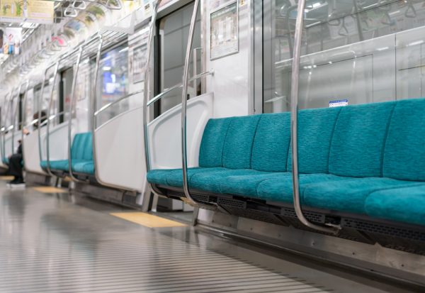 朝の電車ソーシャルディスタンス
