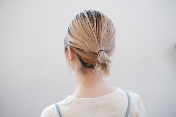 ラフでおしゃれ！短めボブでもゴム2本で簡単「ダブルお団子」ヘアアレンジ術♪