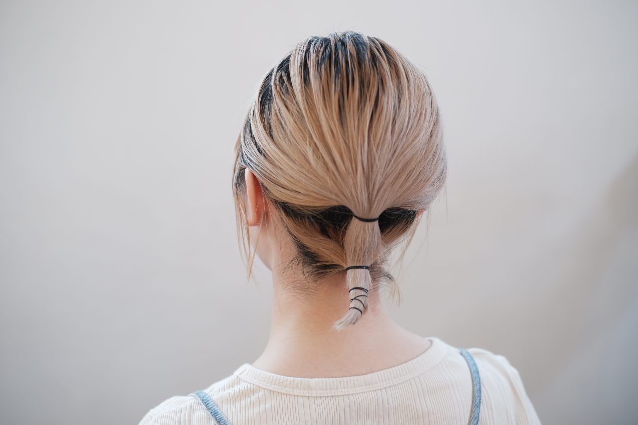 ハーフアップ＋ゴムずらしで簡単！ボブの首元すっきりヘアアレンジ術♪