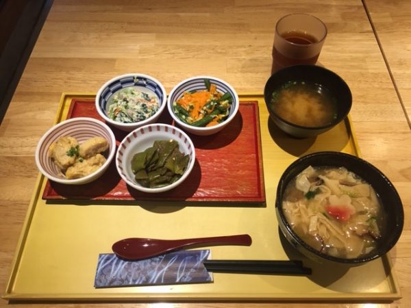 朝からおばんざいが楽しめる「京菜味 のむら」
