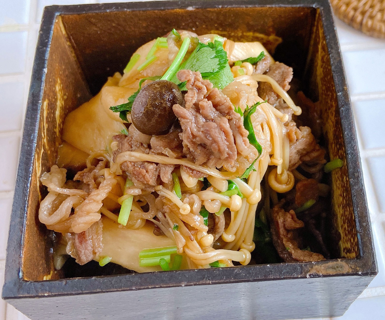 秋の香りたっぷり♪ご飯に合う作り置き「きのこと牛肉のしぐれ煮」