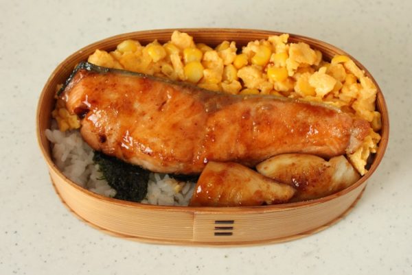 2品弁当の詰め方