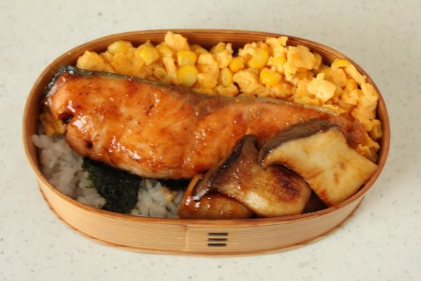 2品弁当の詰め方