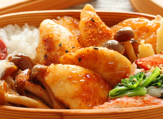 簡単で飽きない!「鶏ささみとしめじの甘辛」「小松菜レンジ炒め」2品弁当