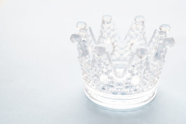 英語の「crown（クラウン）」の意味って？