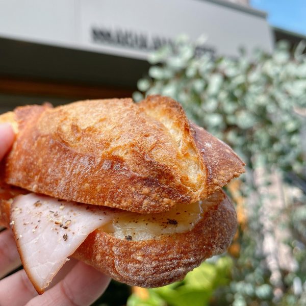 【神楽坂】あの人気ベーカリーのバゲットが食べられる!「AKHA AMA COFFEE ROASTERS TOKYO」