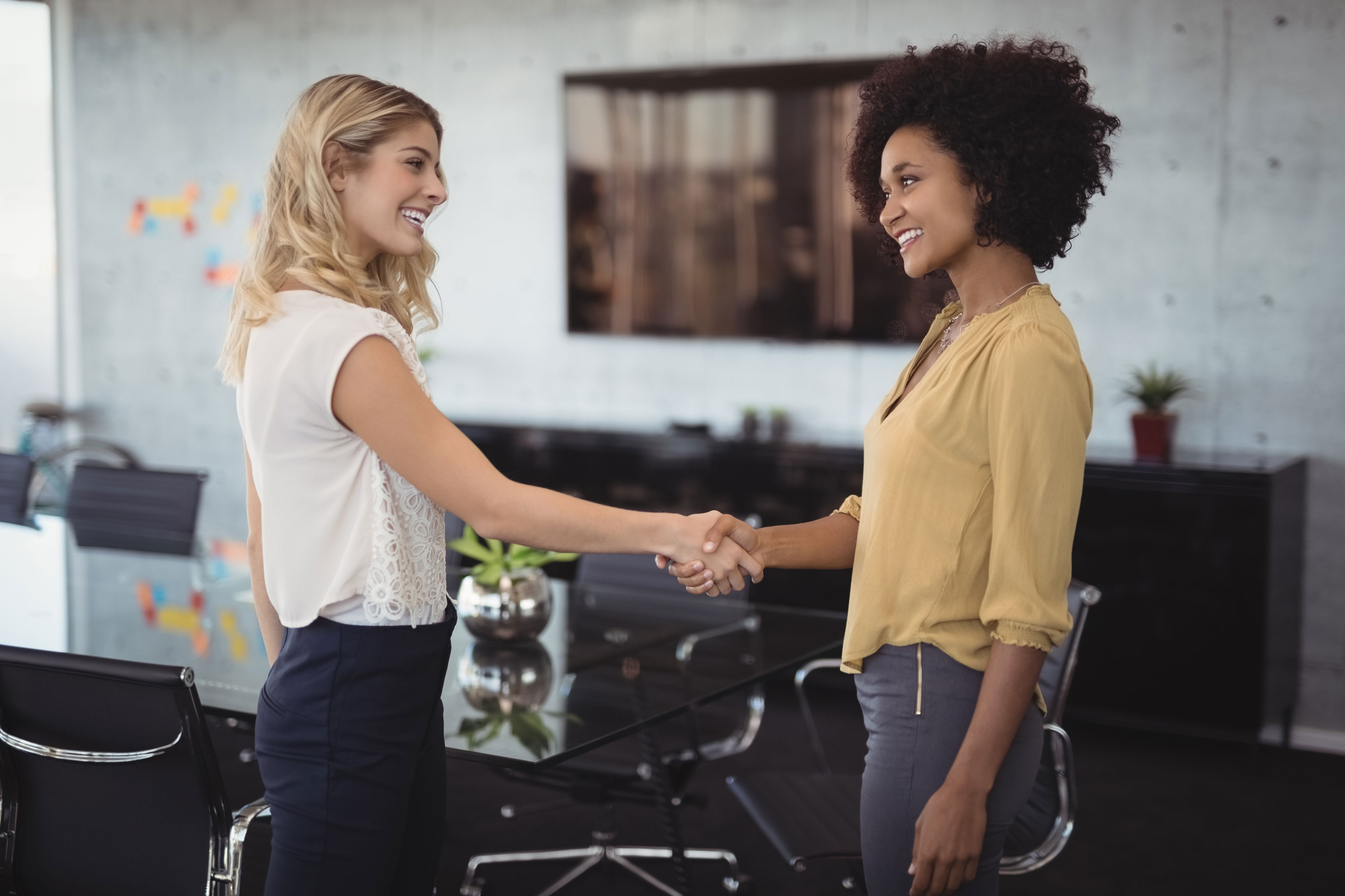 自己紹介の定番！「A社の○○です」英語の使い分け方3パターン