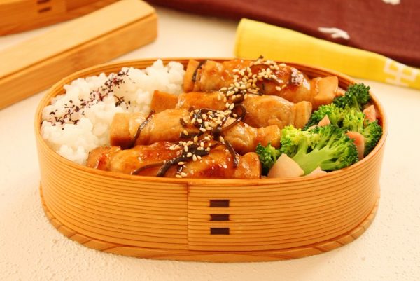 ヘルシーなのにボリューム満点!「高野豆腐の肉巻き」「ブロッコリーベーコン」2品弁当