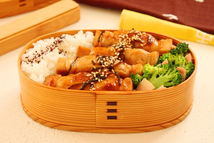 ヘルシーなのにボリューム満点！「高野豆腐の肉巻き」「ブロッコリーベーコン」2品弁当