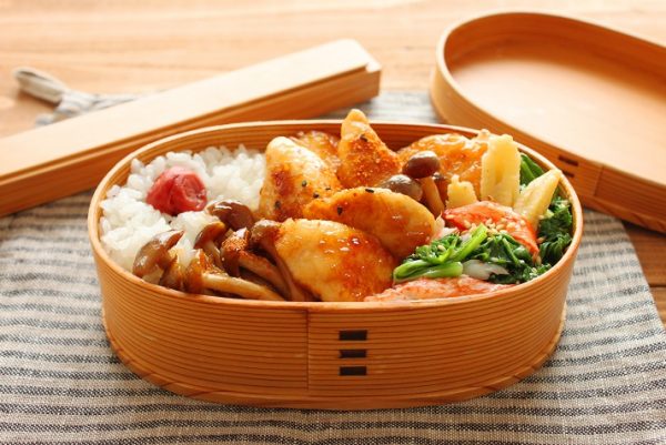 簡単で飽きない!「鶏ささみとしめじの甘辛」「小松菜レンジ炒め」2品弁当