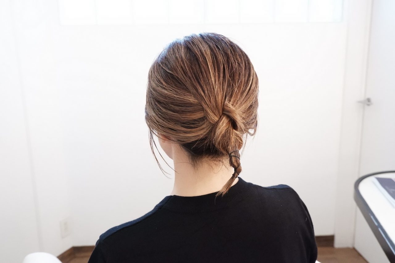 静電気が気になる秋冬に◎「襟足すっきり」三つ編みヘアアレンジ術♪