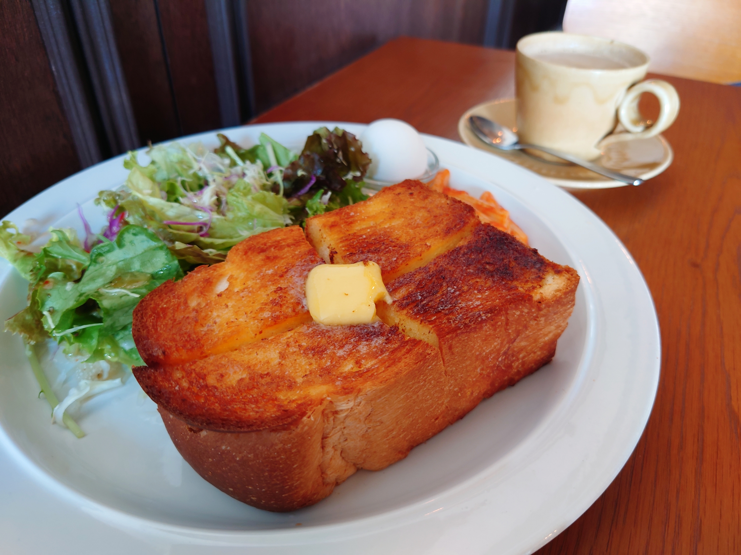 【大阪】辞書級の厚切りトーストが圧巻!一日中モーニングが楽しめるカフェ@talo coffee