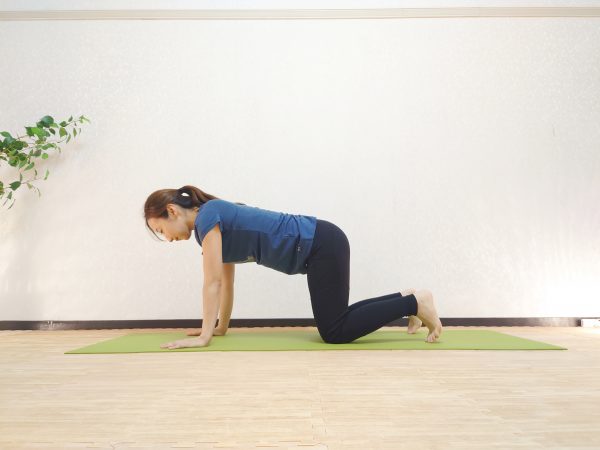 肩こりもスッキリ♪胸をひらいて前向きになるポーズ「ワイルドシングス」