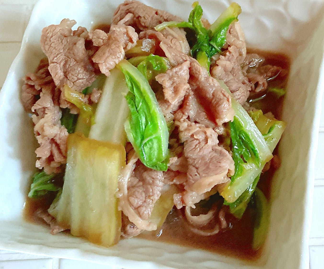 お肉がやわらか♪簡単「牛肉と白菜のすき煮」の作り置き