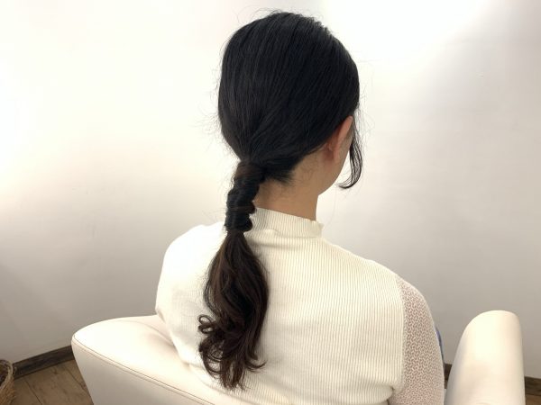 小顔効果バッチリ！首が長くキレイに見えるロングヘアアレンジ