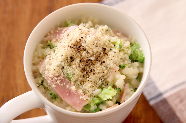 マグカップ＋レンジで簡単！ブロッコリー入り「濃厚クリームご飯」