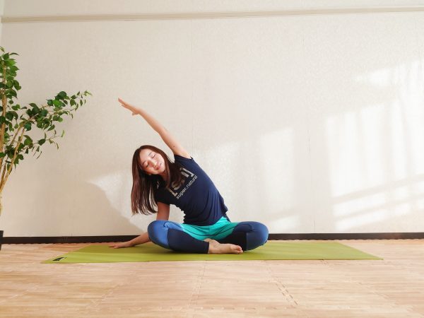 腕をまわすだけで肩こりスッキリ♪簡単「肩甲骨まわし」