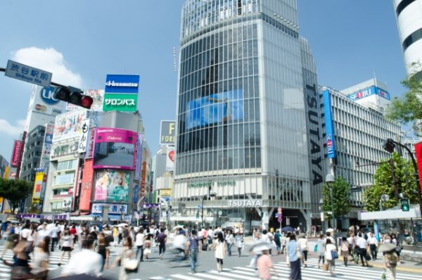 「スクランブル交差点」を2単語の英語で言うと？