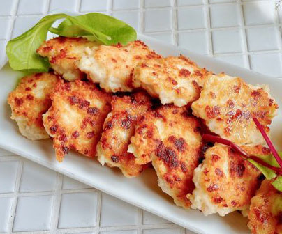 チーズがカリッ！混ぜて焼くだけで簡単「チーズチキンナゲット」の作り置き