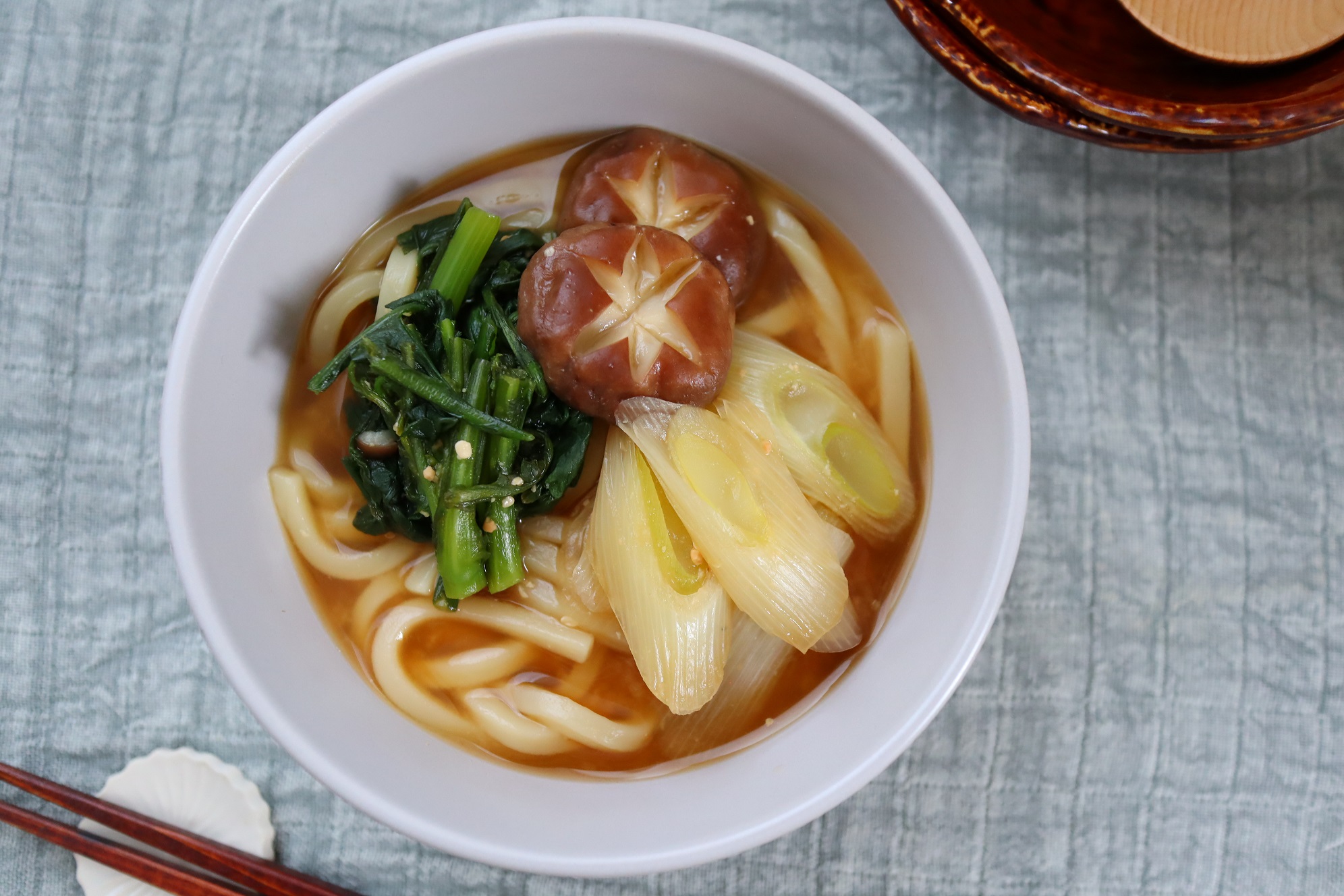 フライパンひとつで簡単！ワンパンで体ほかほか「味噌煮込みうどん」