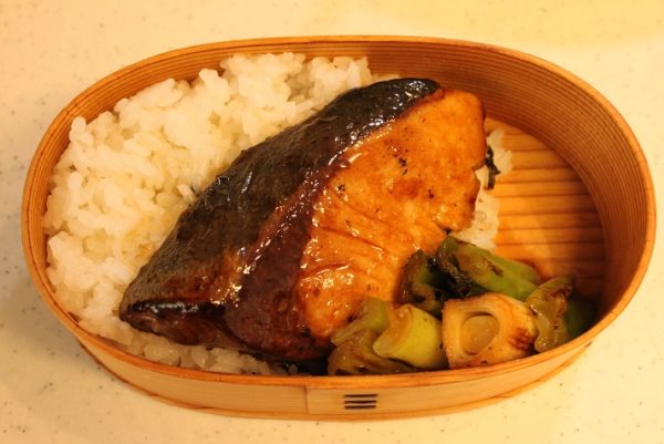 2品弁当の詰め方