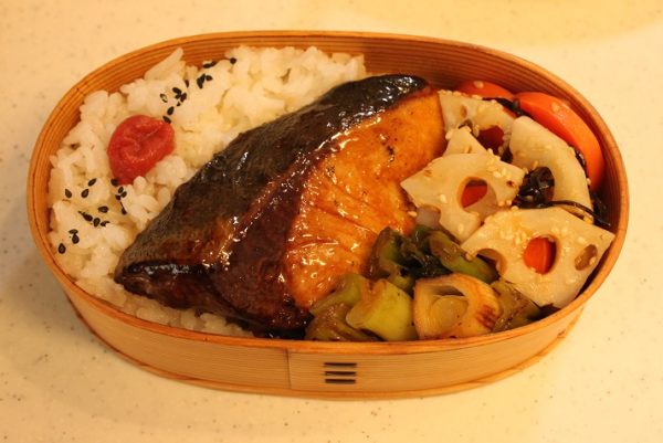 2品弁当の詰め方
