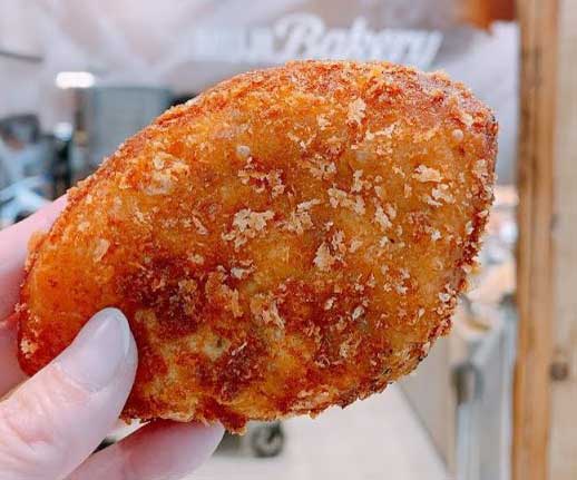 【東京・有明】本格的なインド料理を思わせる限定カレーパン！「MUJI  Bakery」