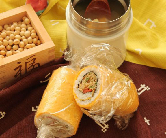 節分の恵方巻としても◎簡単「野菜そぼろ巻き寿司」「簡単味噌汁」2品弁当