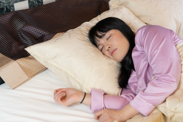 睡眠不足で食欲増進!?眠る前のおすすめダイエット行動3つ