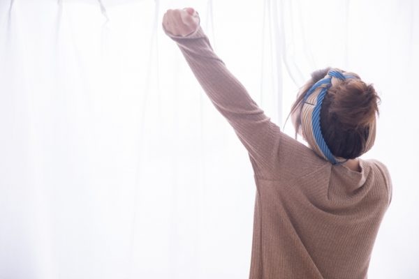 目覚めが良い女性