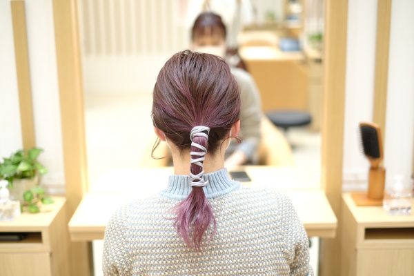 ぐるぐる巻くだけ!「300円ショップ」のグッズで簡単ヘアアレンジ術♪