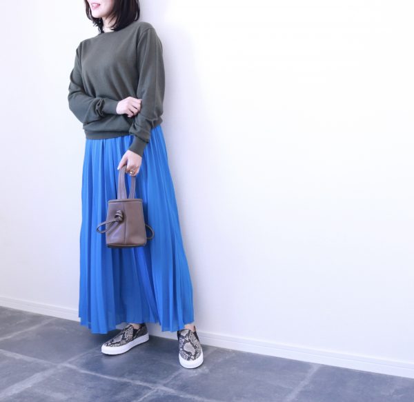 今から夏前まで活躍!UNIQLO「コットンメリノクルーネックセーター」着回し3パターン