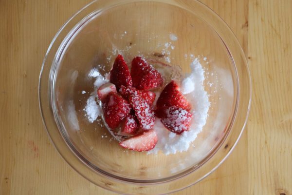 レンジで作る贅沢ジャムがとろ~り!簡単「いちごフレンチトースト」