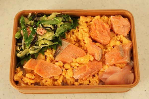 2品弁当の詰め方