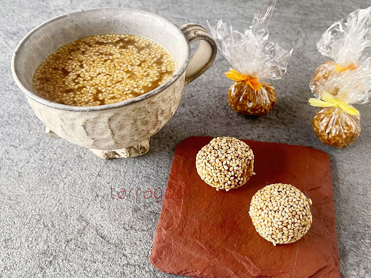 混ぜるだけ！お湯を注ぐだけでお味噌汁ができる「ごまごましい味噌玉」