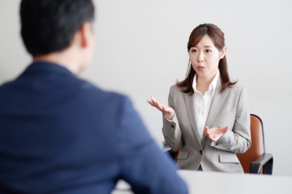英語「How’s everything going?」の意味って？